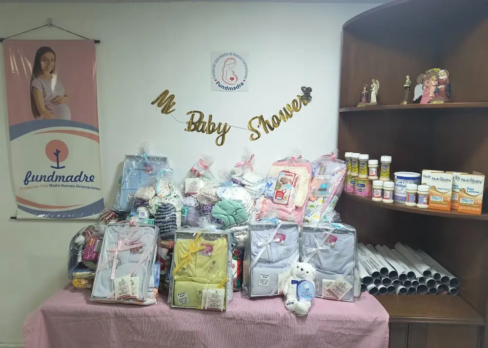 Mesa de regalos de un baby shower