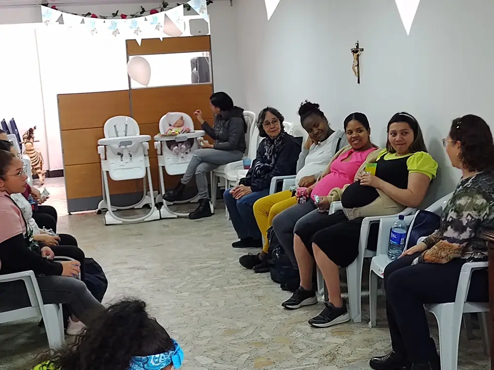 Taller con mamás en la sede