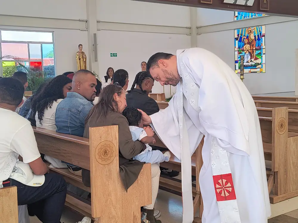 Bautizo de bebés de la fundación
