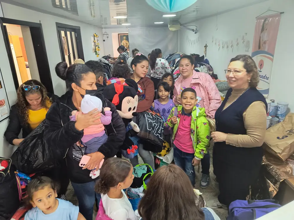 Mamás reunidas en una celebración